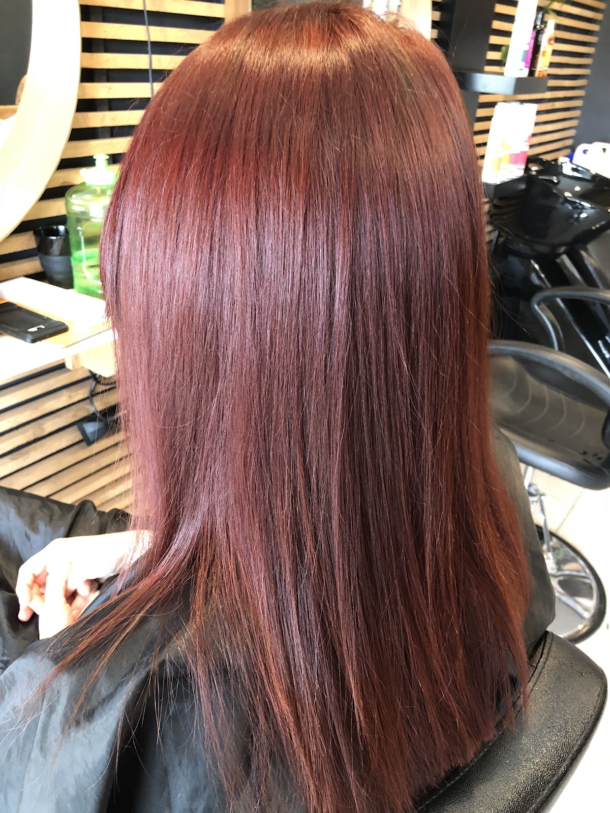 Long, straight copper red colour